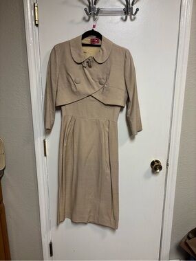 True Vintage 1950s Beige Midi Dress & Matching Bolero Jacket Set Size 11